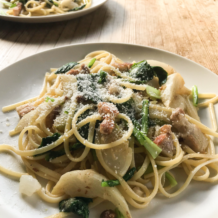 カブと豚バラ肉のパスタ